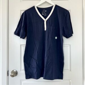 On The Byas // NWOT Men's V-neck Henley Short Sleeve Shirt (Navy and White)